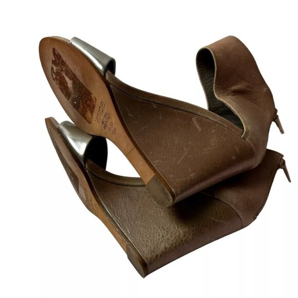 Vince. Women's ankle strap Heeled Wedges Taupe/Silver Leather - Picture 4 of 5